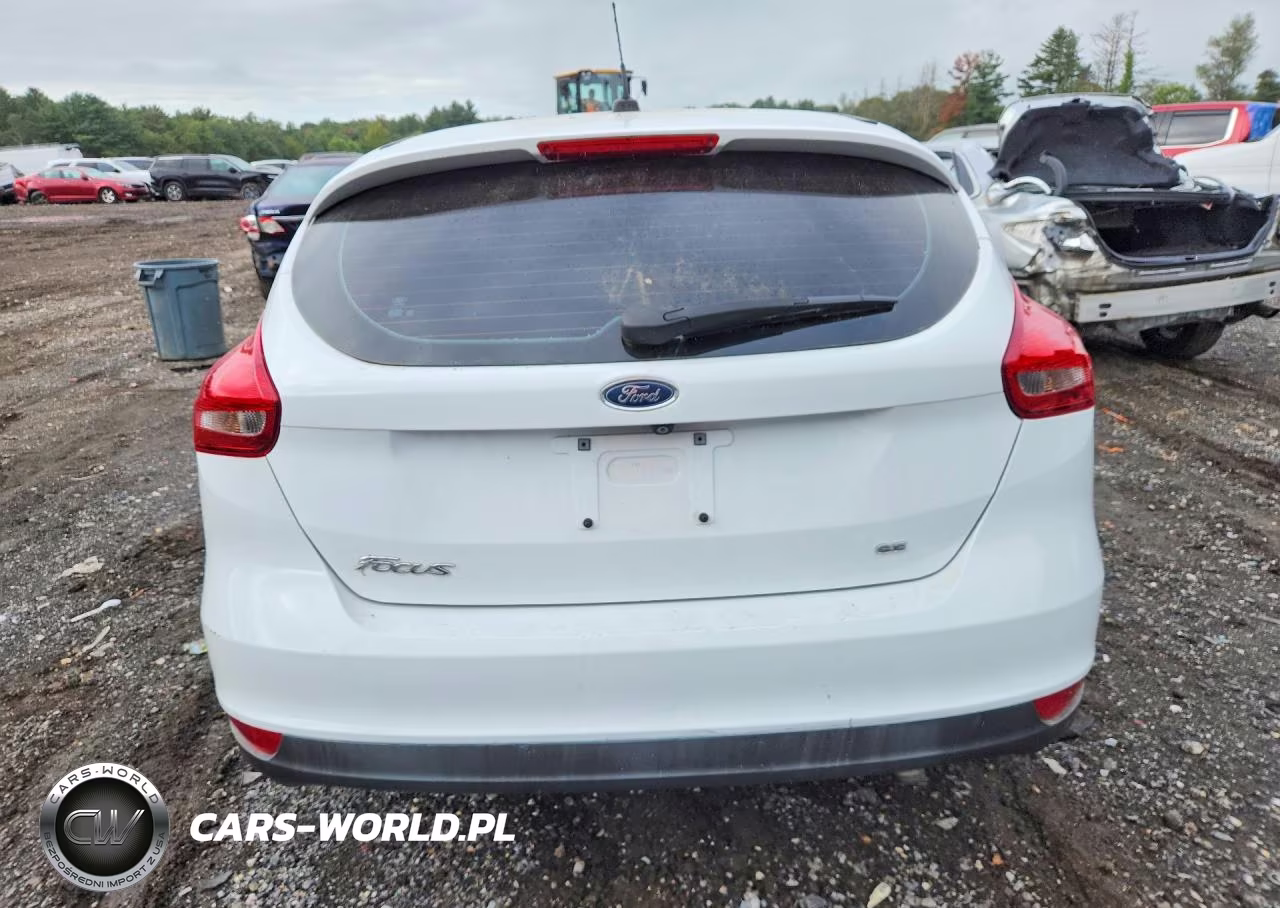2017 Ford Focus Se VIN:1FADP3K24HL247955 - 6