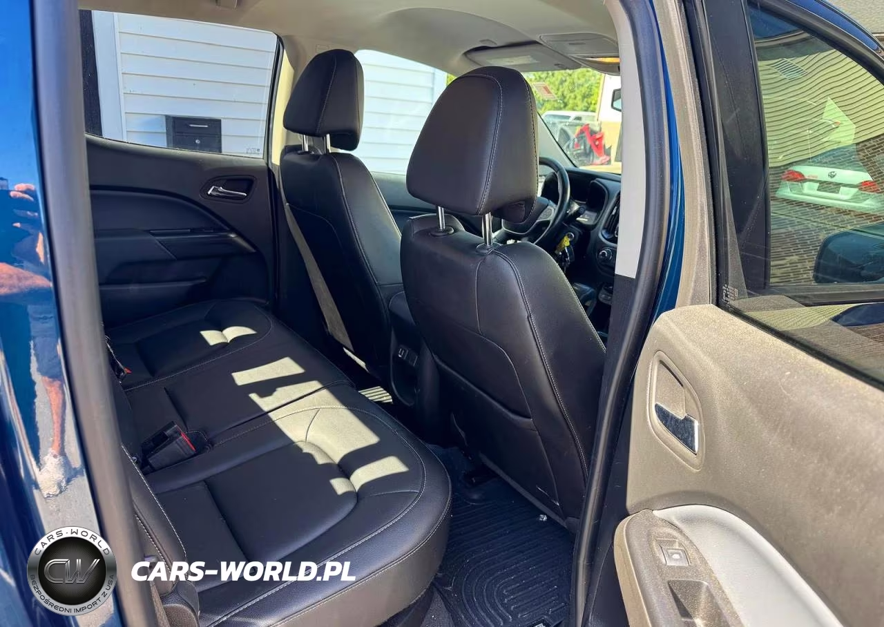 2020 Chevrolet Colorado Z71 VIN:1GCPTDE11L1106258 - 10