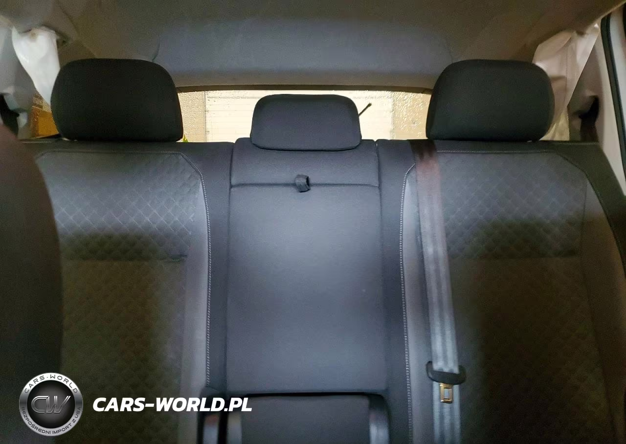 2018 Volkswagen Tiguan S VIN:3VV0B7AX5JM102232 - 10