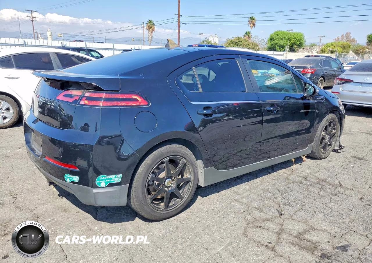 2013 Chevrolet Volt VIN:1G1RE6E45DU120097 - 3
