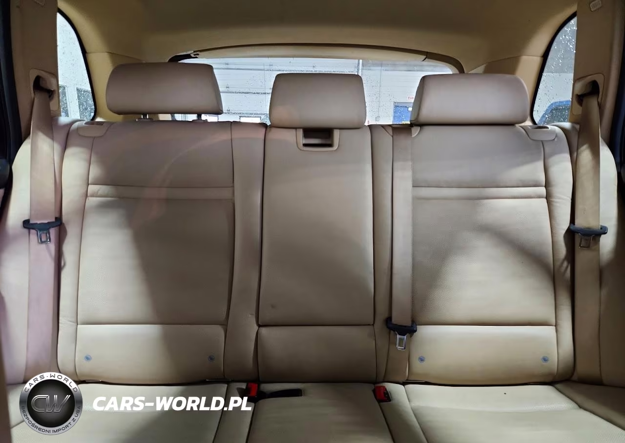 2010 BMW X5 xDrive35D VIN:5UXFF0C59ALT76002 - 10