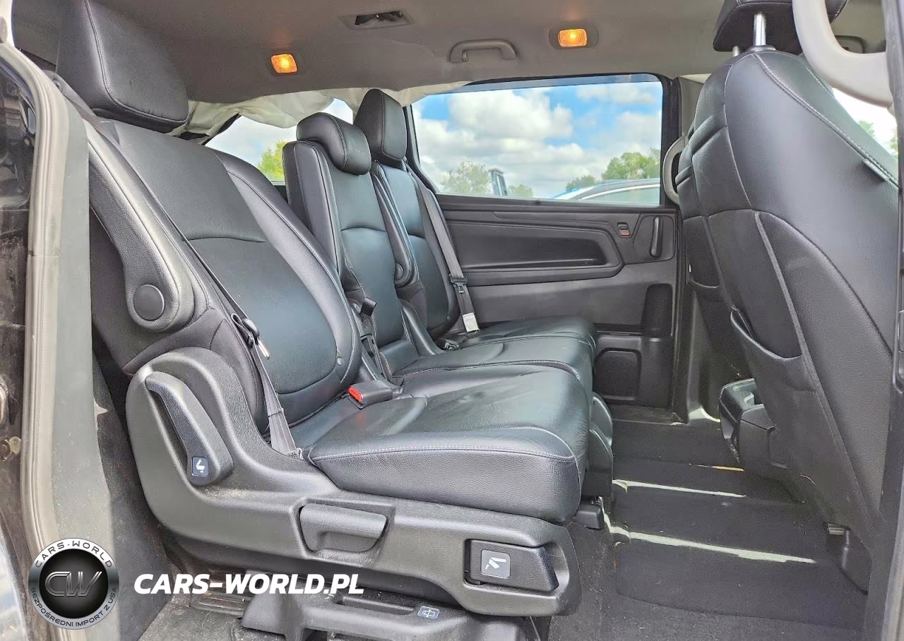 2021 Honda Odyssey Touring VIN:5FNRL6H8XMB040136 - 11