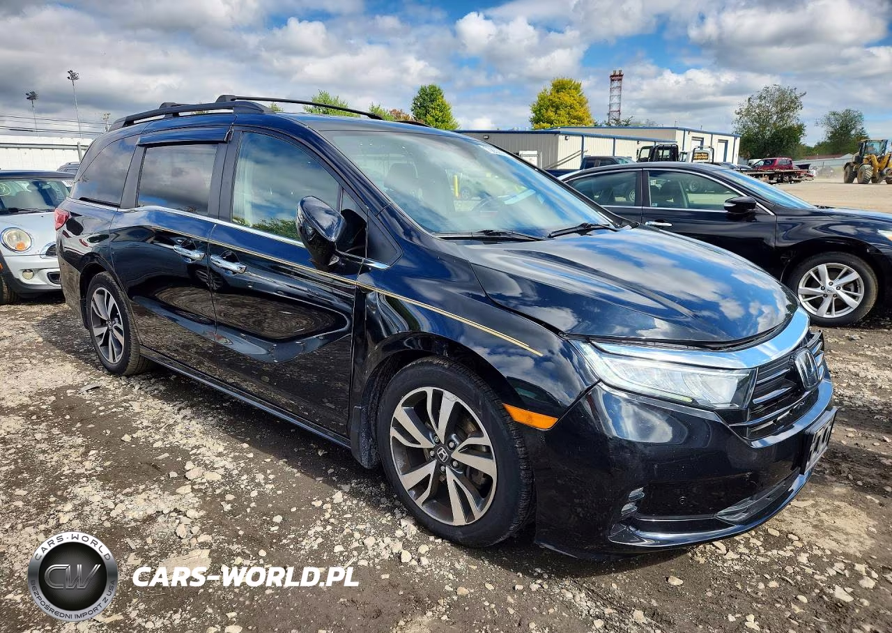 2021 Honda Odyssey Touring VIN:5FNRL6H8XMB040136 - 4