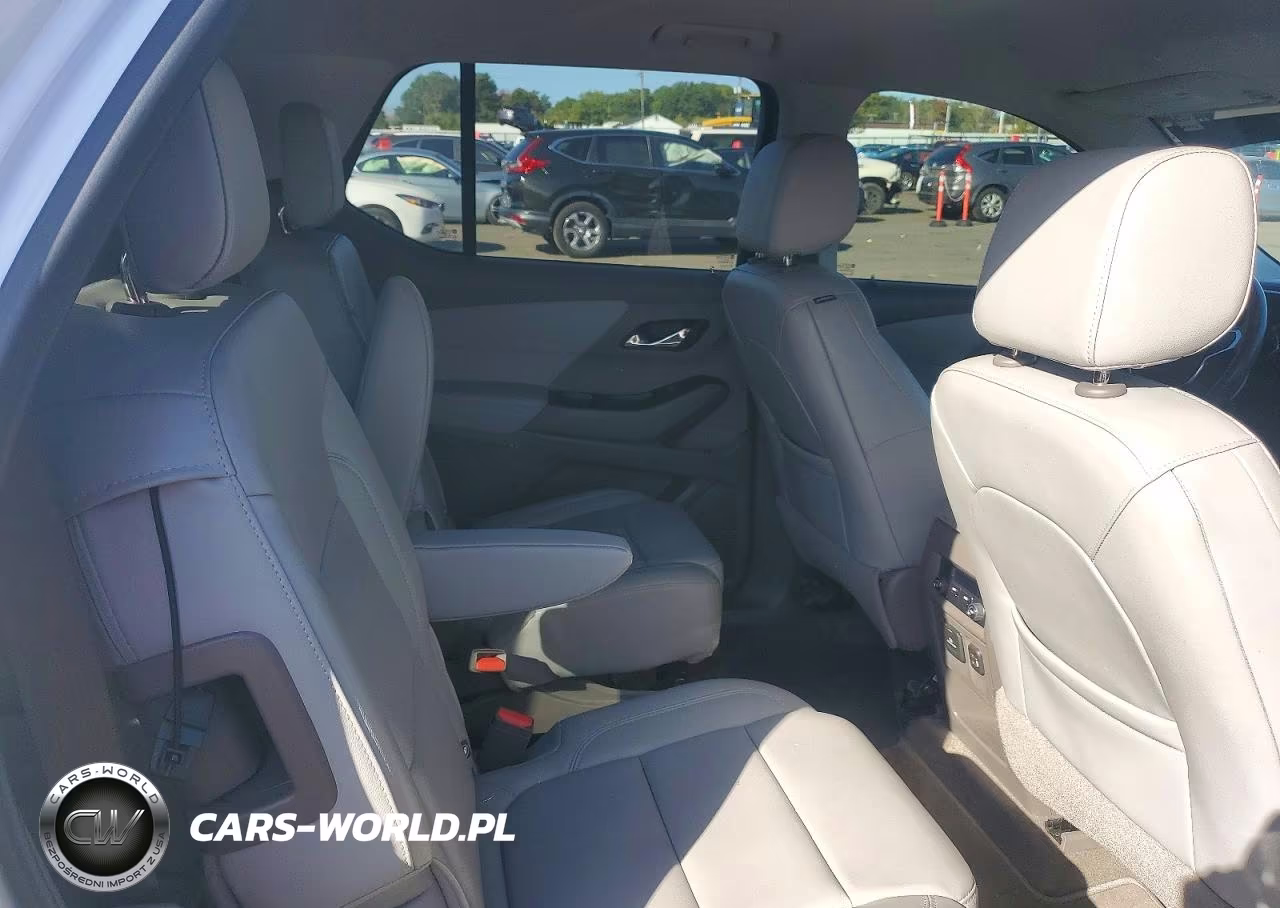 2018 Chevrolet Traverse Lt VIN:1GNEVHKW7JJ237482 - 11