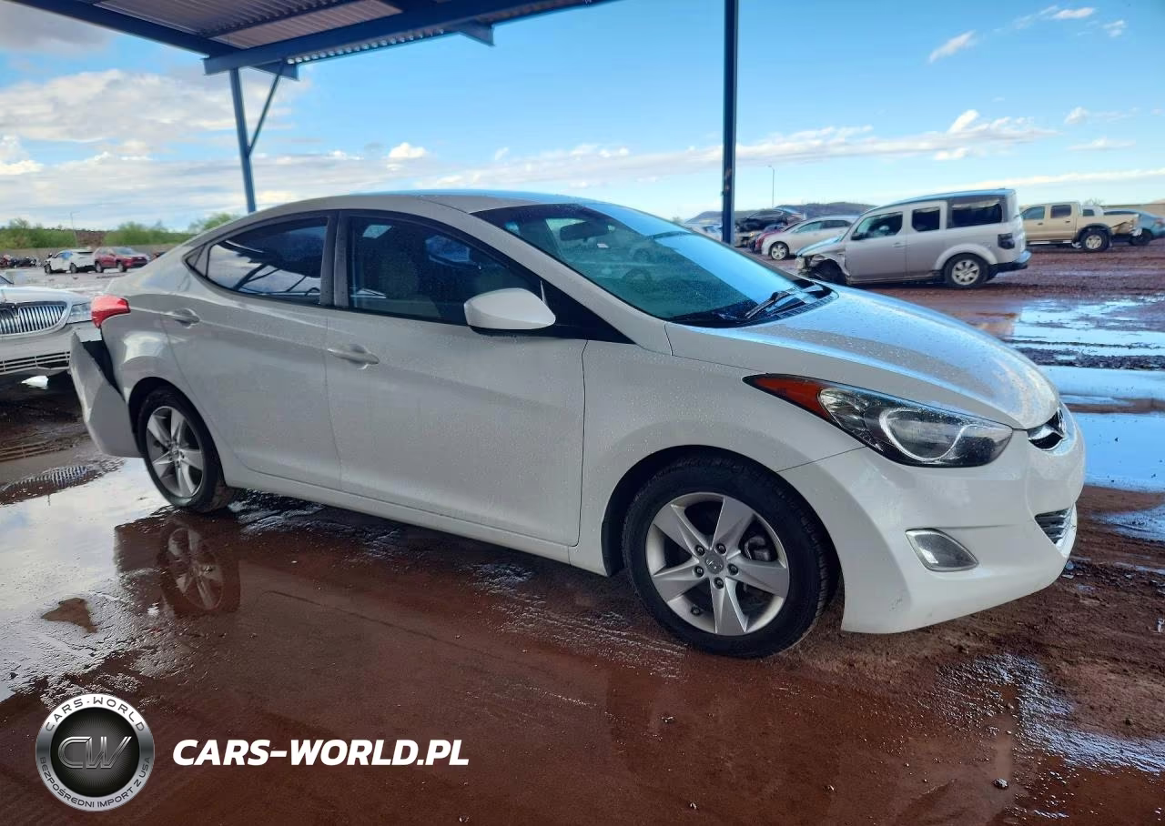 2013 Hyundai Elantra Gls VIN:5NPDH4AE0DH295525 - 4
