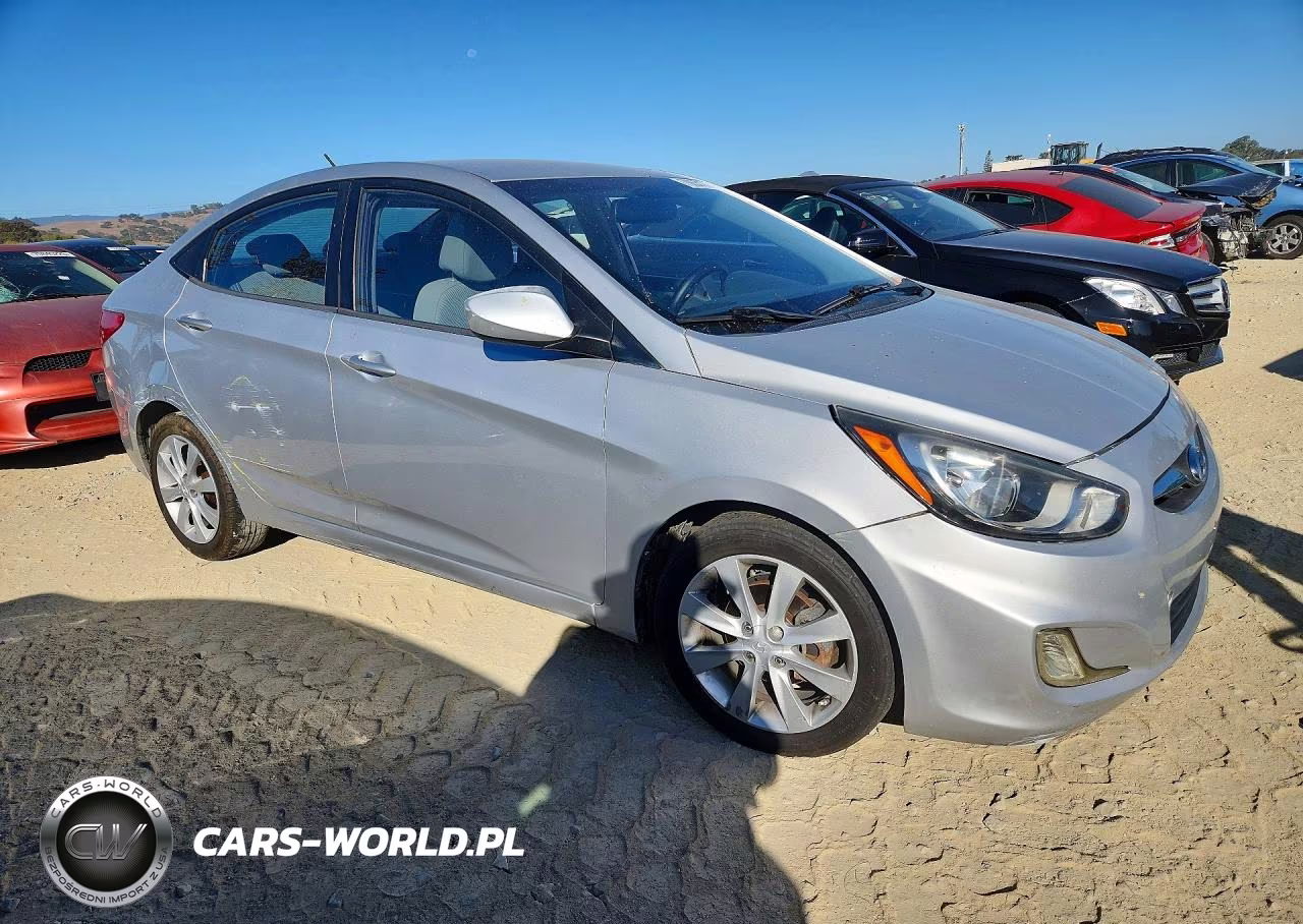 2012 Hyundai Accent Gls VIN:KMHCU4AE0CU112468 - 4