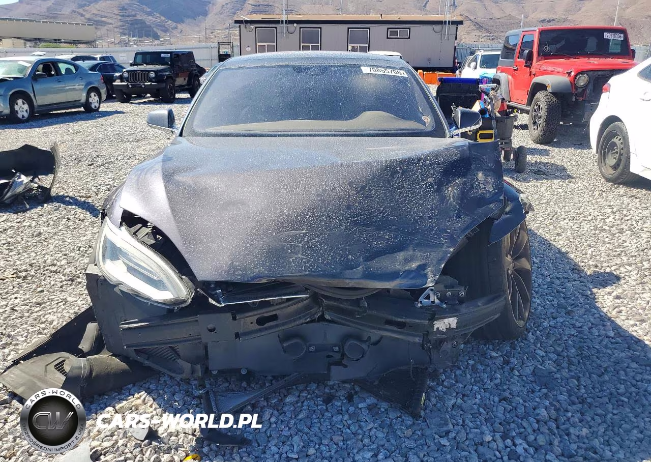 2016 Tesla Model S VIN:5YJSA1E41GF140917 - 5