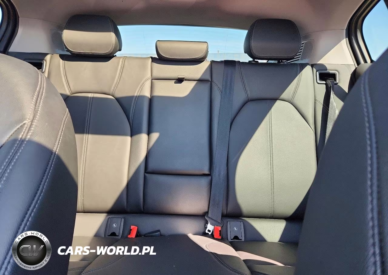 2020 Alfa Romeo Stelvio VIN:ZASPAKAN8L7C88838 - 10