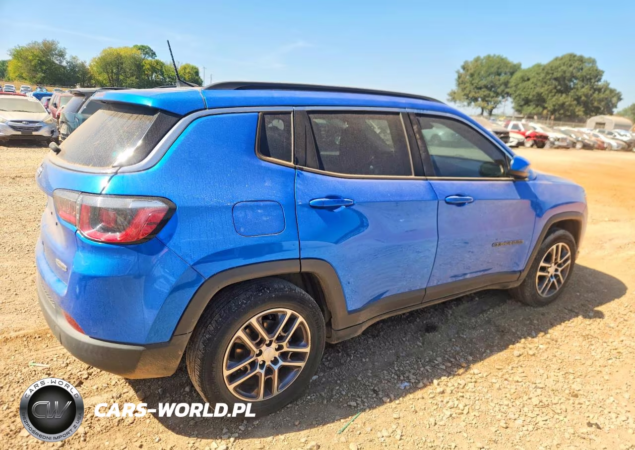 2017 Jeep Compass Latitude VIN:3C4NJCBB0HT668656 - 3