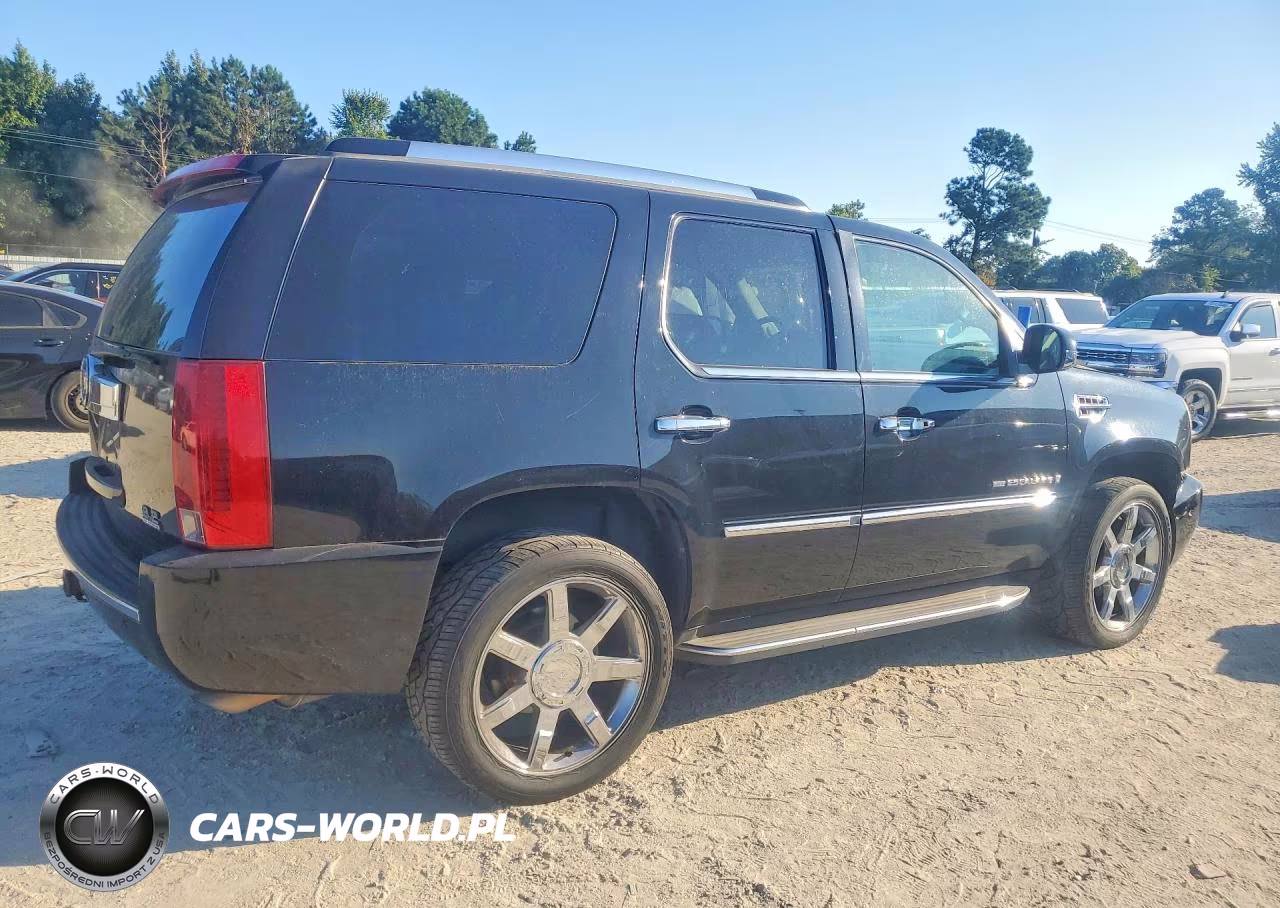 2007 Cadillac Escalade Luxury VIN:1GYFK63827R357947 - 3
