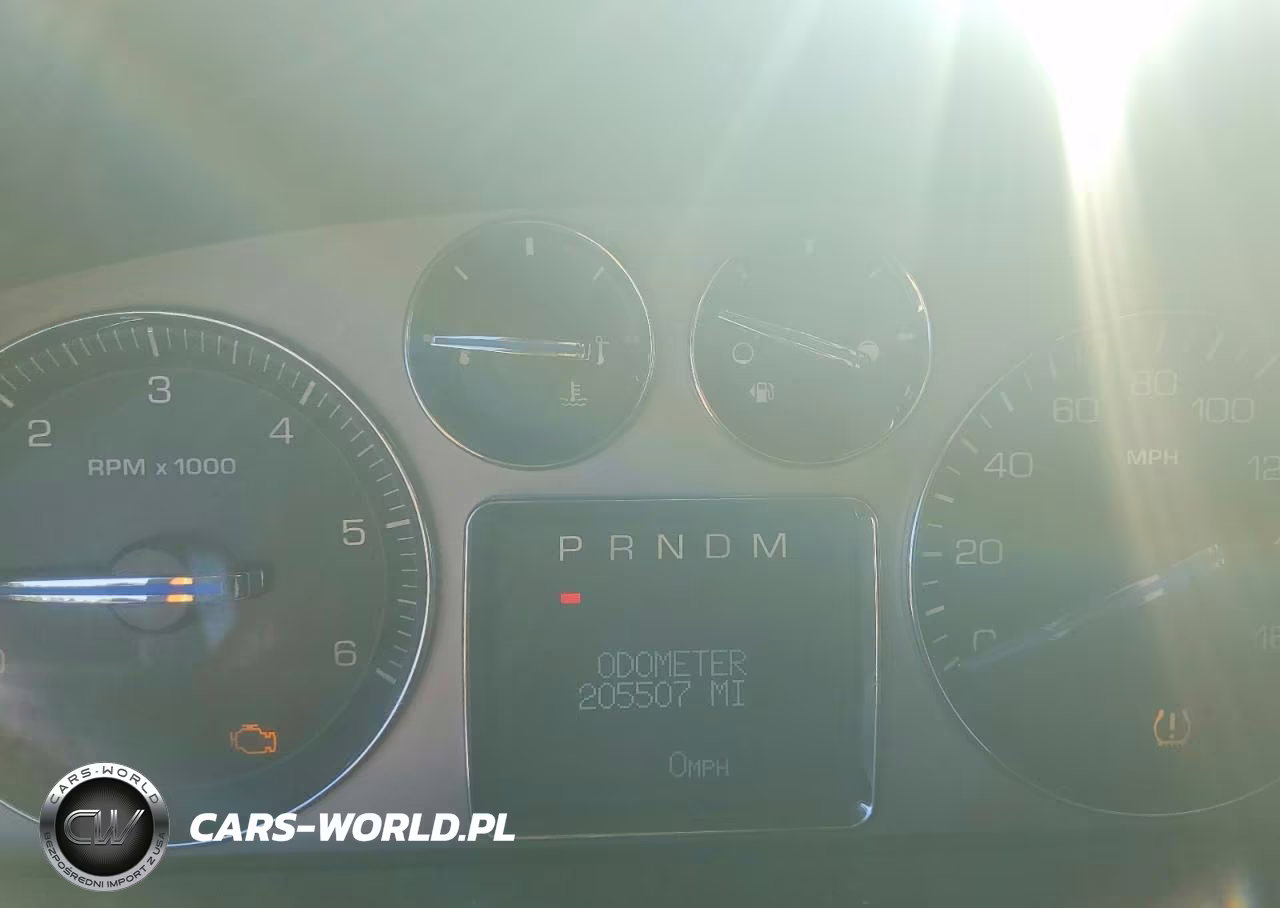 2007 Cadillac Escalade Luxury VIN:1GYFK63827R357947 - 9