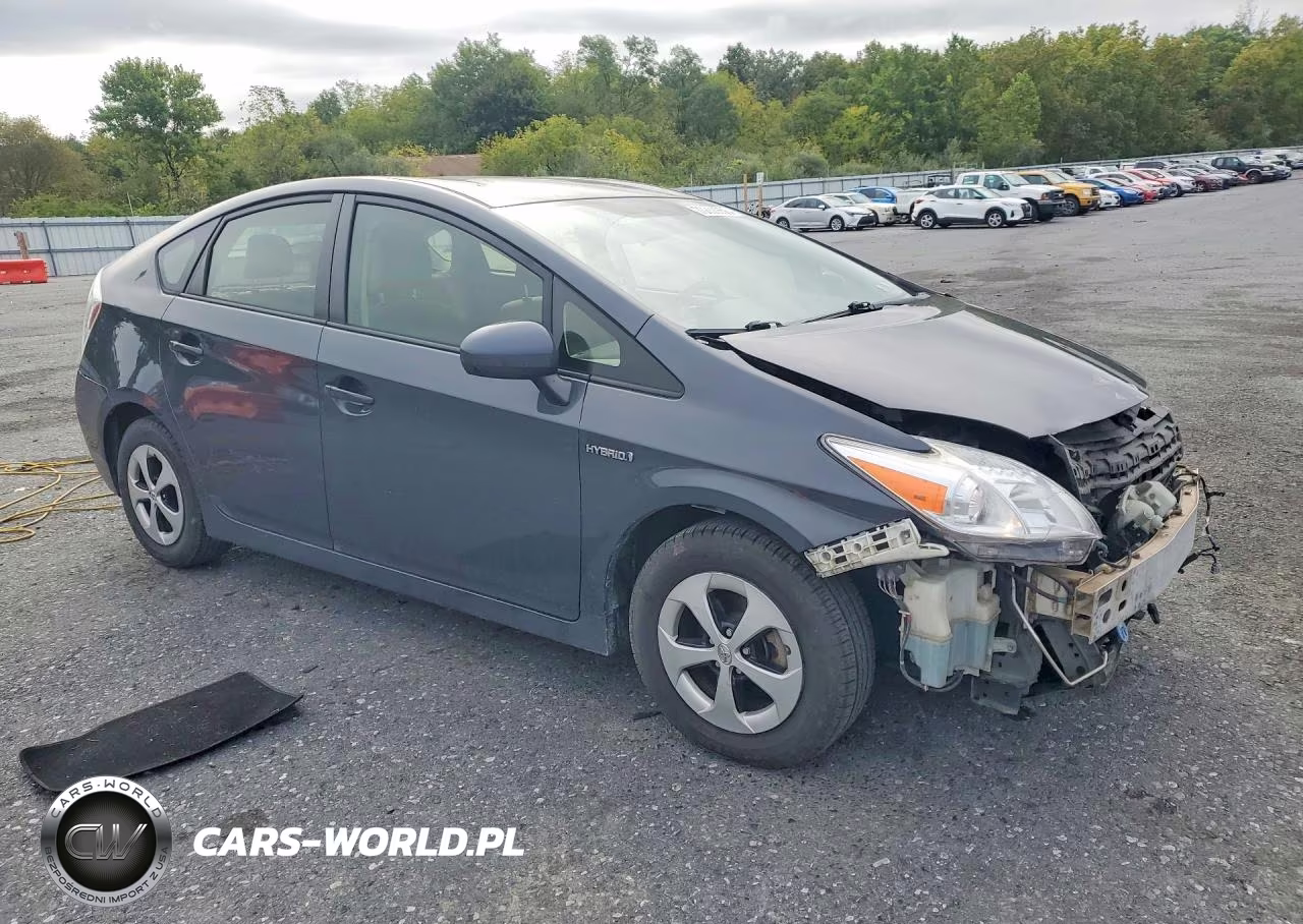 2015 Toyota Prius Two VIN:JTDKN3DU4F0434486 - 4