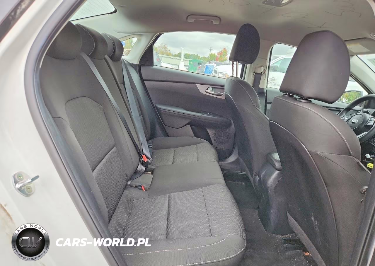 2021 Kia Forte Lxs VIN:3KPF24AD8ME410586 - 10