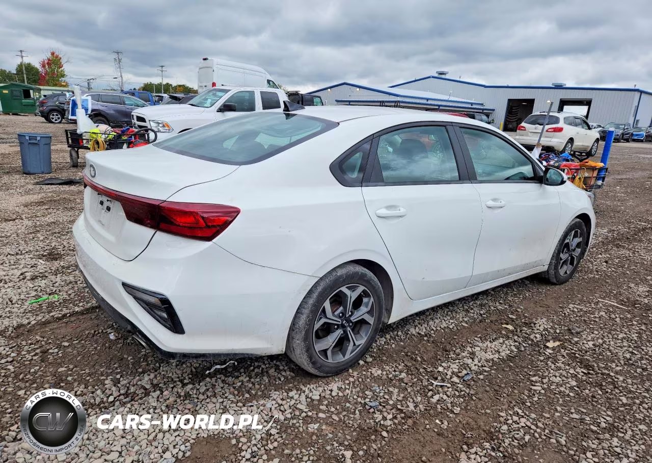 2021 Kia Forte Lxs VIN:3KPF24AD8ME410586 - 3