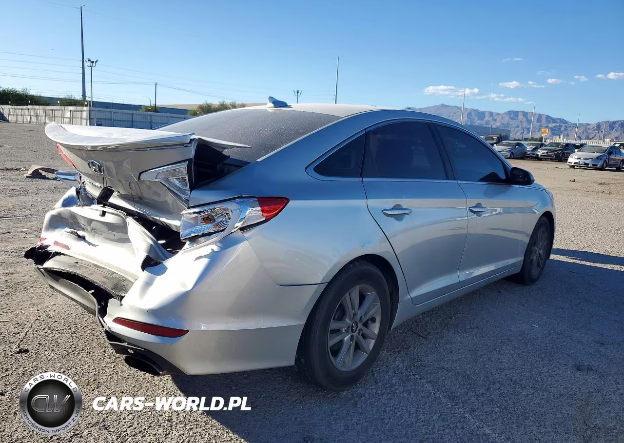 2015 Hyundai Sonata Se VIN:5NPE24AF7FH010403 - 3