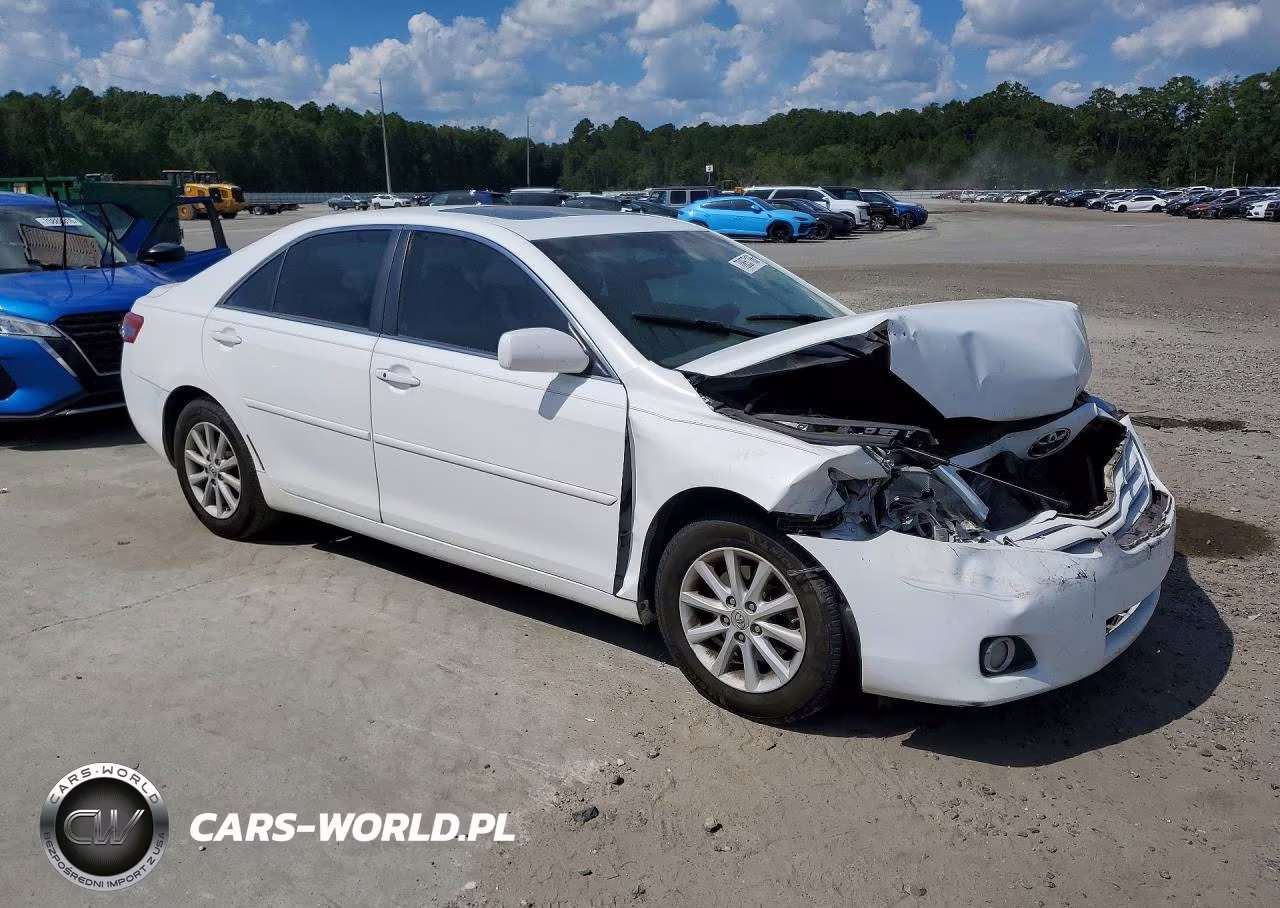 2010 Toyota Camry Xle VIN:4T1BF3EK7AU558999 - 4