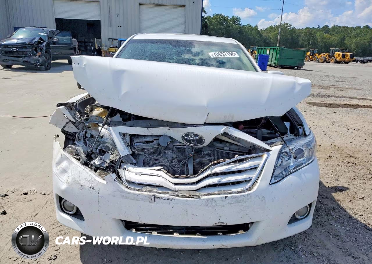 2010 Toyota Camry Xle VIN:4T1BF3EK7AU558999 - 5