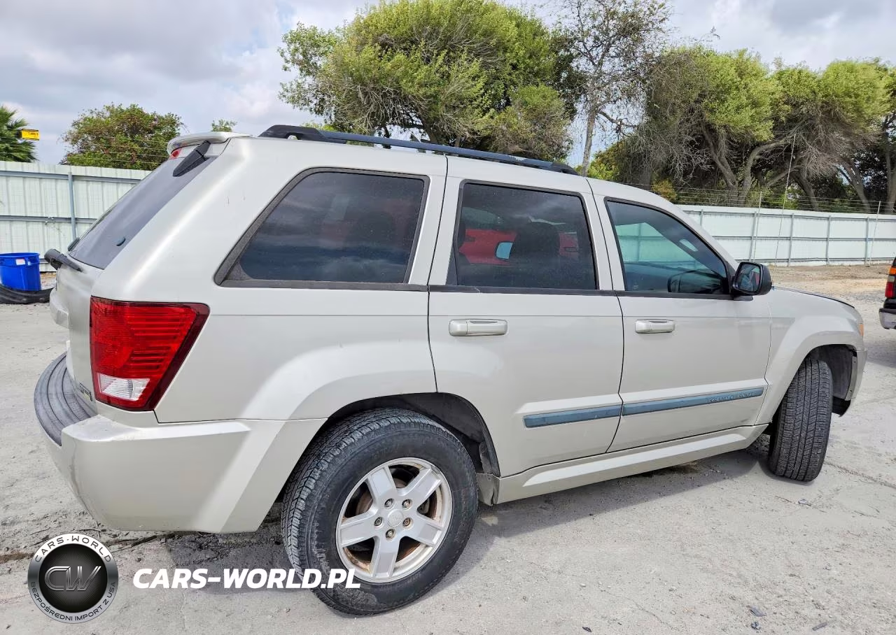 2007 Jeep Grand Cherokee Laredo VIN:1J8HS48PX7C552533 - 3