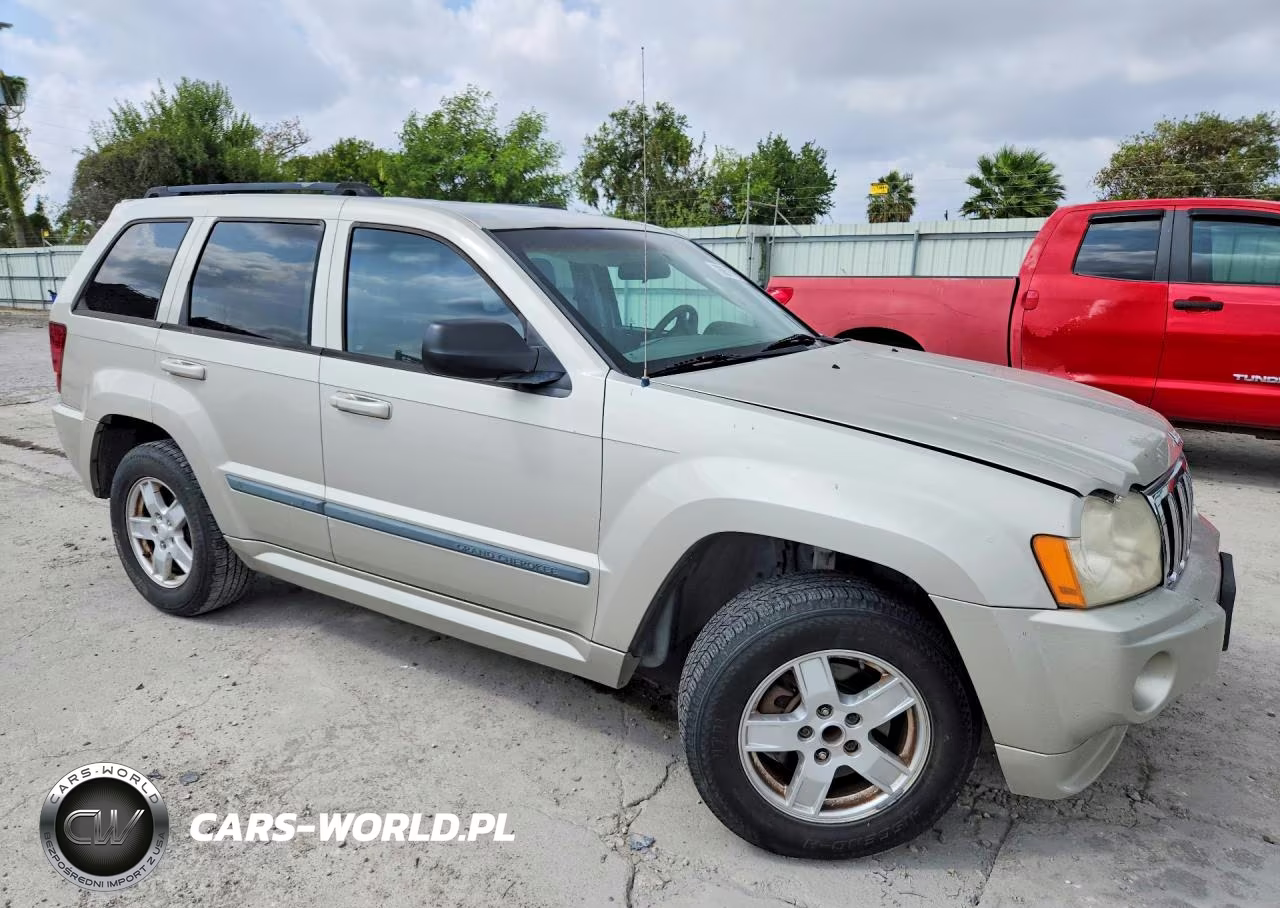 2007 Jeep Grand Cherokee Laredo VIN:1J8HS48PX7C552533 - 4