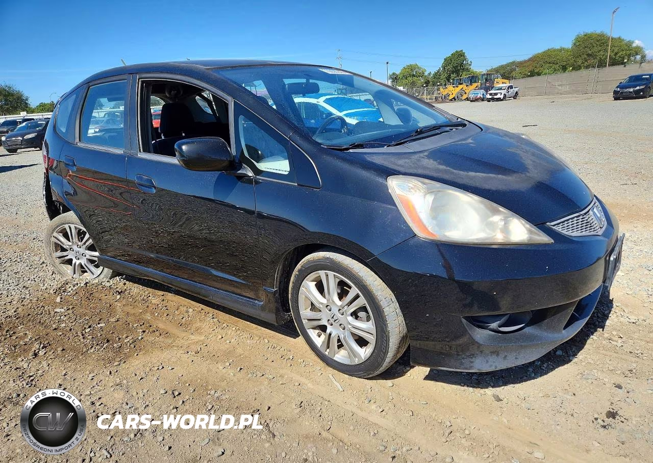 2011 Honda Fit Sport VIN:JHMGE8H55BC012711 - 4