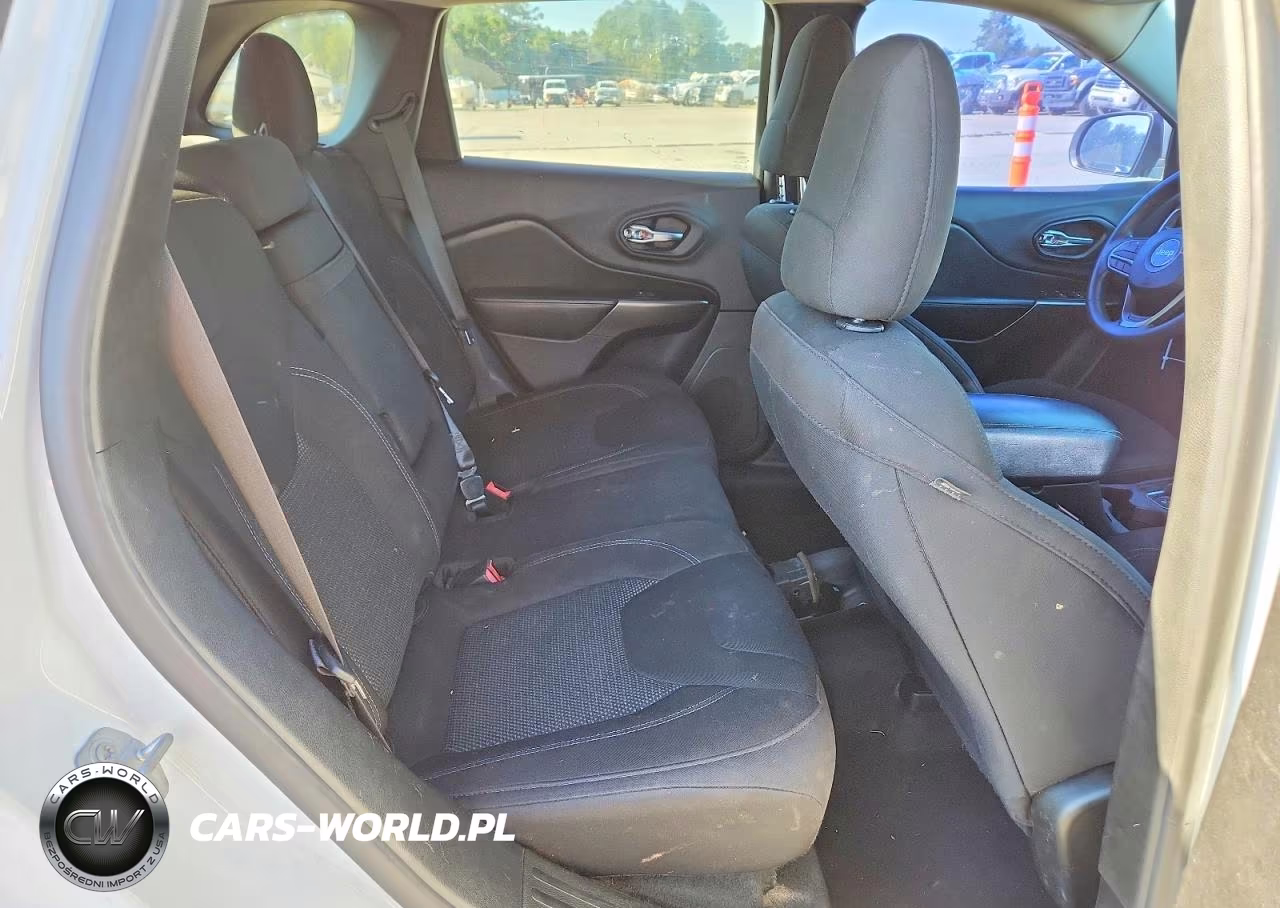 2019 Jeep Cherokee Latitude VIN:1C4PJLCB8KD348764 - 11