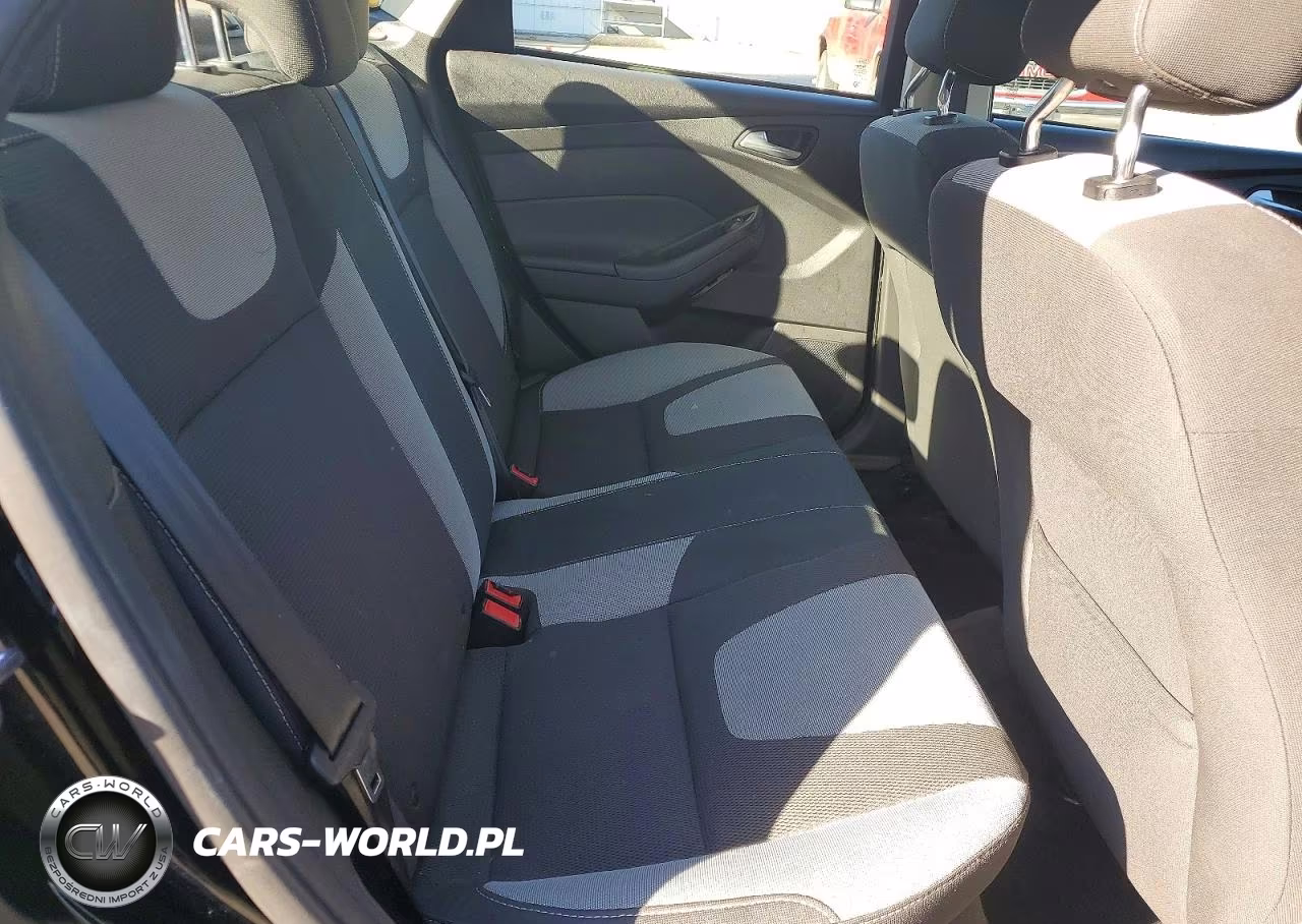 2012 Ford Focus Se VIN:1FAHP3F26CL258363 - 10