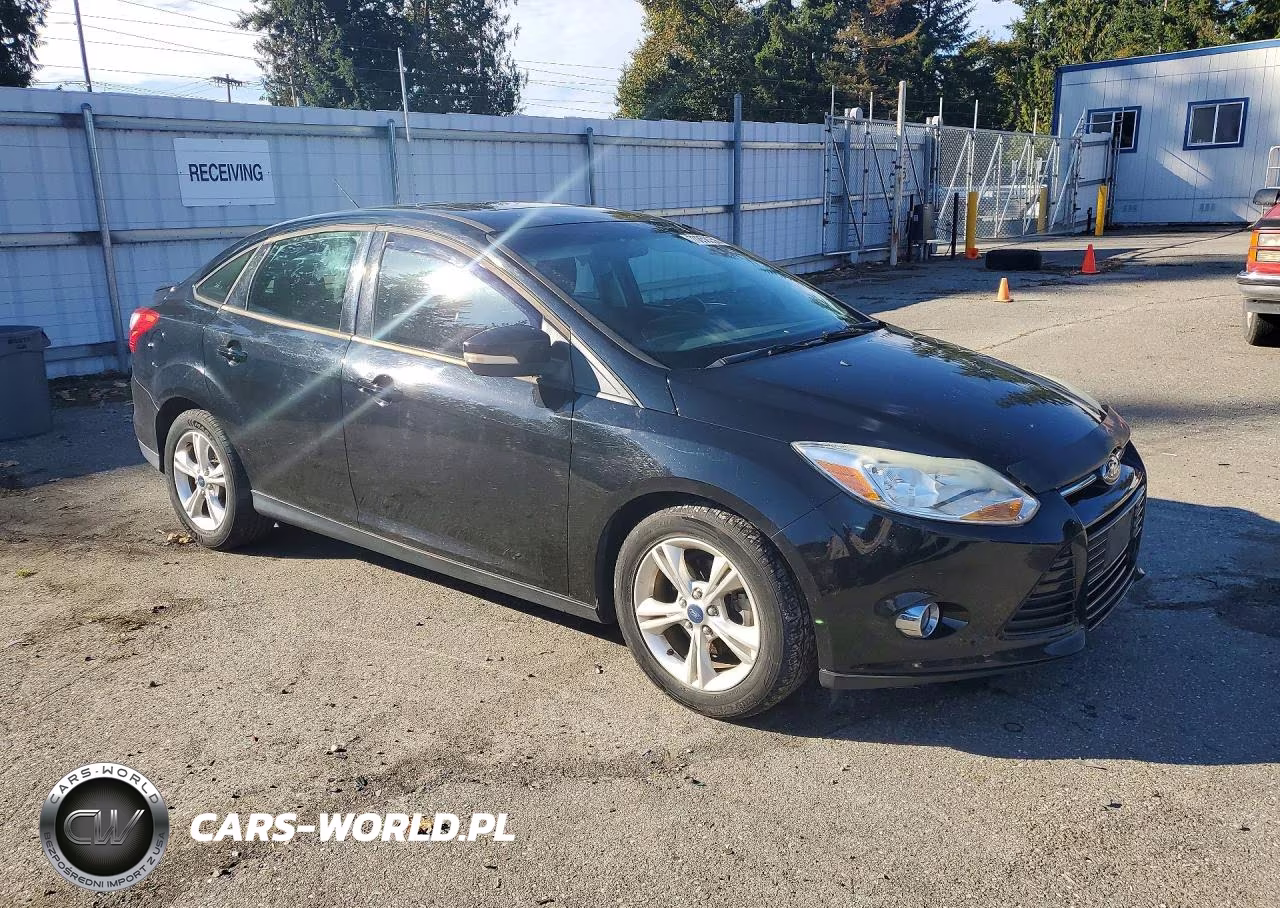 2012 Ford Focus Se VIN:1FAHP3F26CL258363 - 4