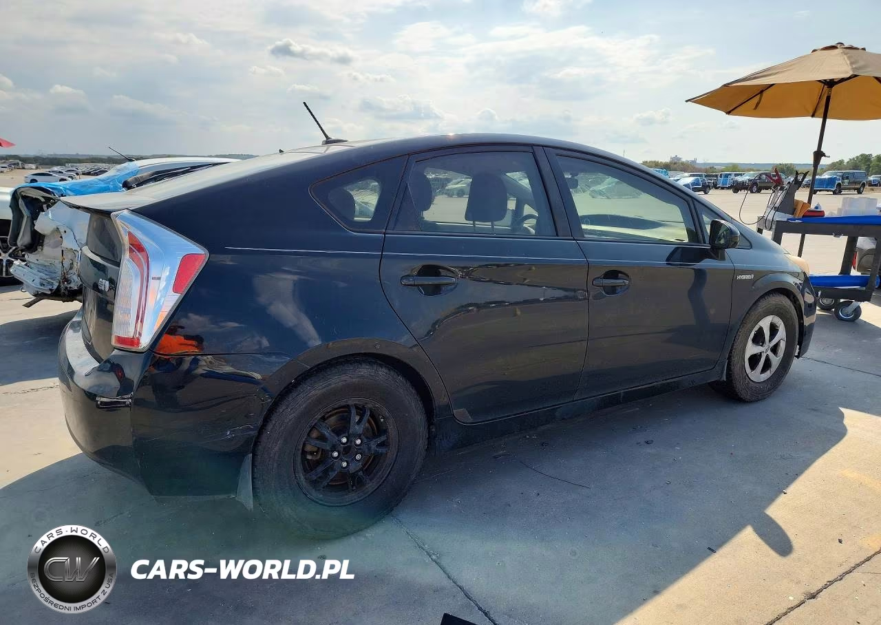 2013 Toyota Prius Three VIN:JTDKN3DU3D5565165 - 3