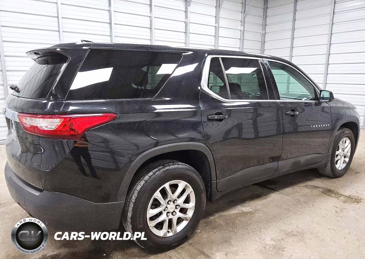 2019 Chevrolet Traverse Ls VIN:1GNERFKW0KJ180424 - 3