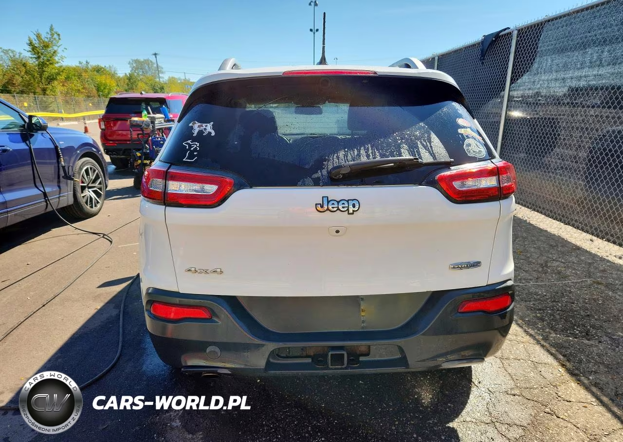 2016 Jeep Cherokee Latitude VIN:1C4PJMCB5GW178381 - 6