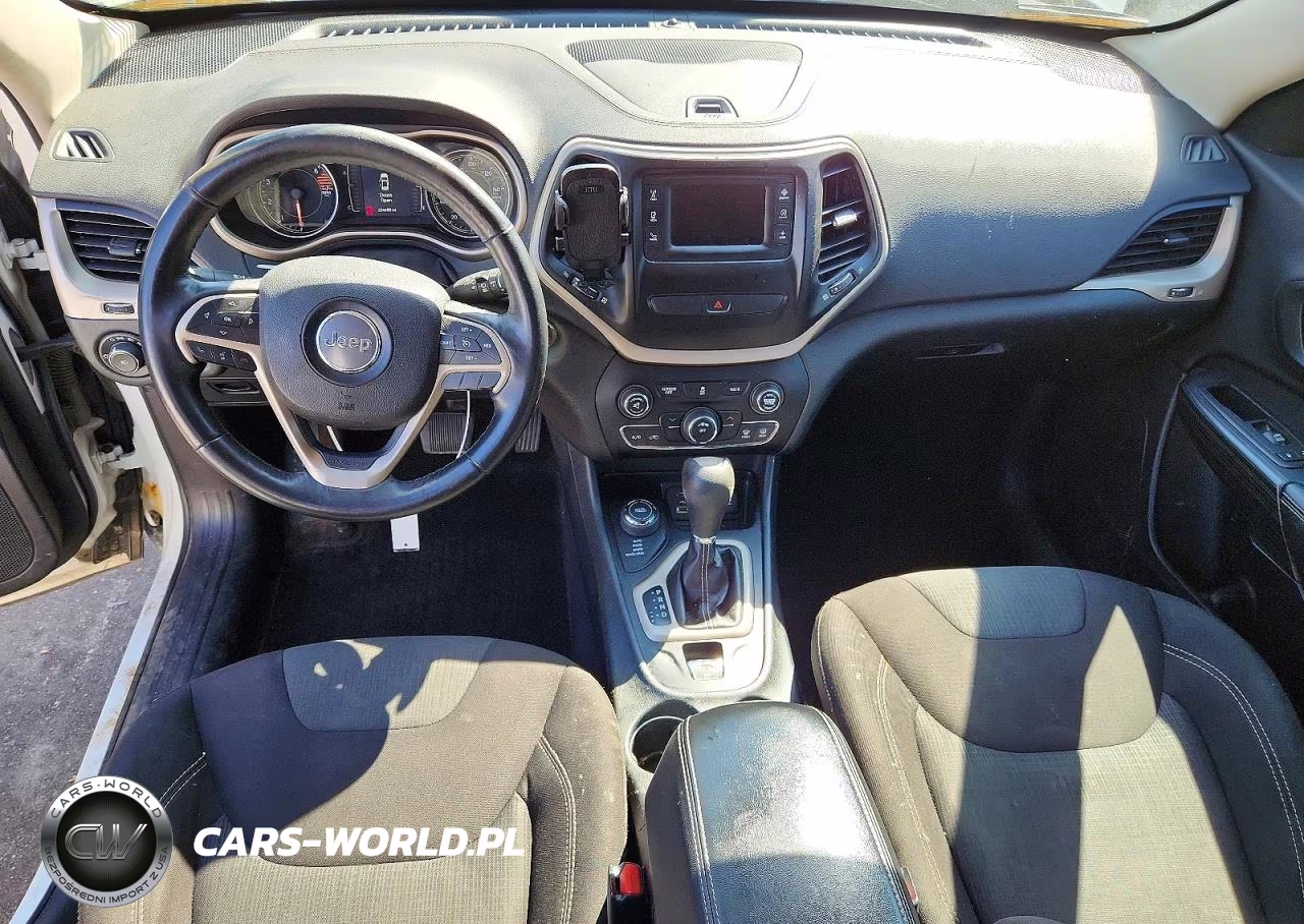 2016 Jeep Cherokee Latitude VIN:1C4PJMCB5GW178381 - 8