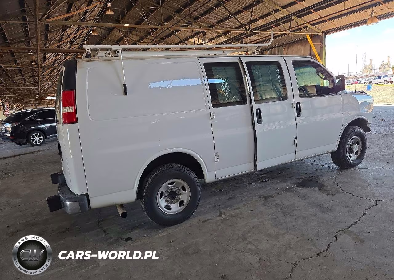 2019 Chevrolet Express G2500 VIN:1GCWGAFGXK1243294 - 3