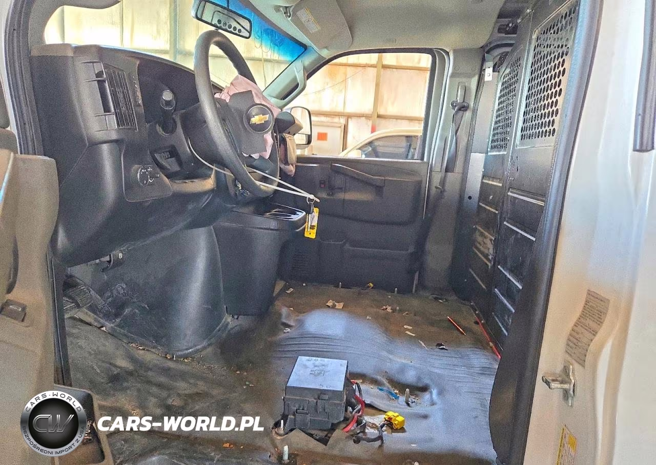 2019 Chevrolet Express G2500 VIN:1GCWGAFGXK1243294 - 7