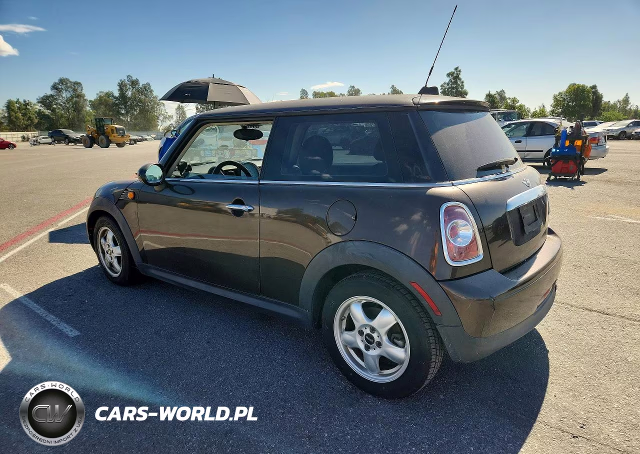 2011 Mini Cooper VIN:WMWSU3C55BTX95924 - 2