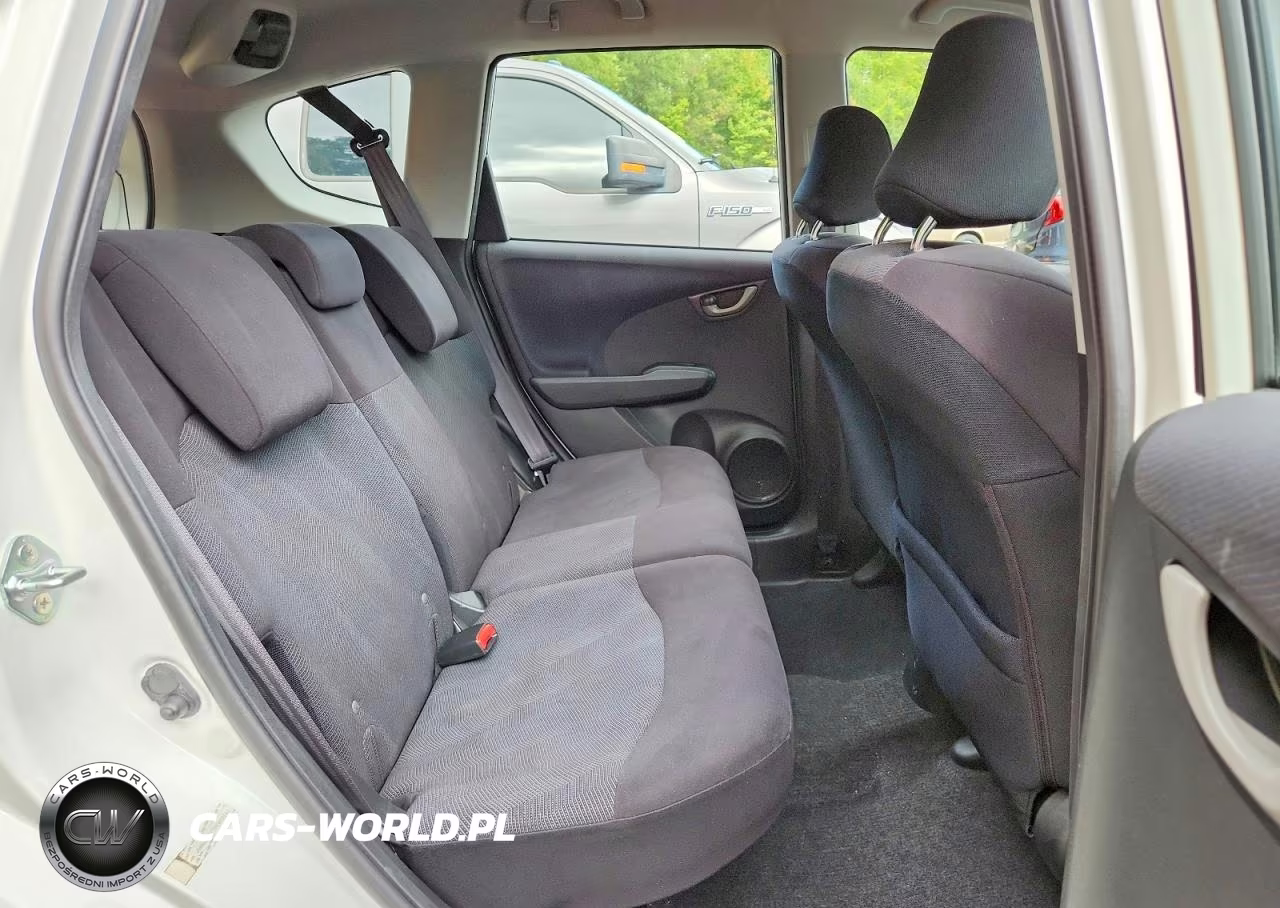 2011 Honda Fit Sport VIN:JHMGE8G57BC000741 - 10