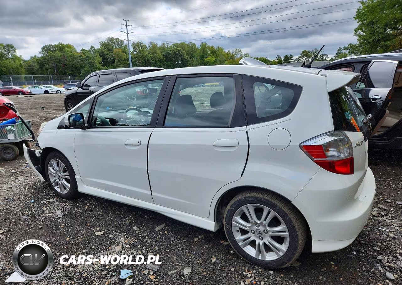 2011 Honda Fit Sport VIN:JHMGE8G57BC000741 - 2