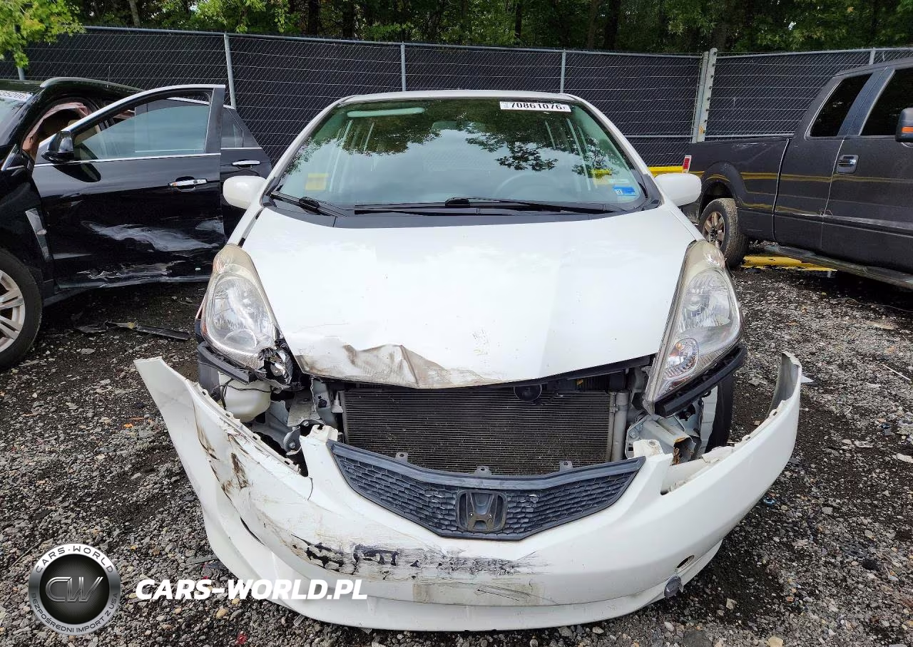 2011 Honda Fit Sport VIN:JHMGE8G57BC000741 - 5