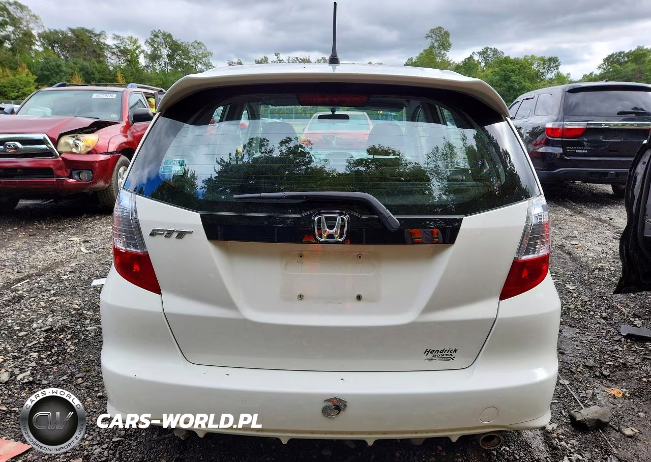 2011 Honda Fit Sport VIN:JHMGE8G57BC000741 - 6