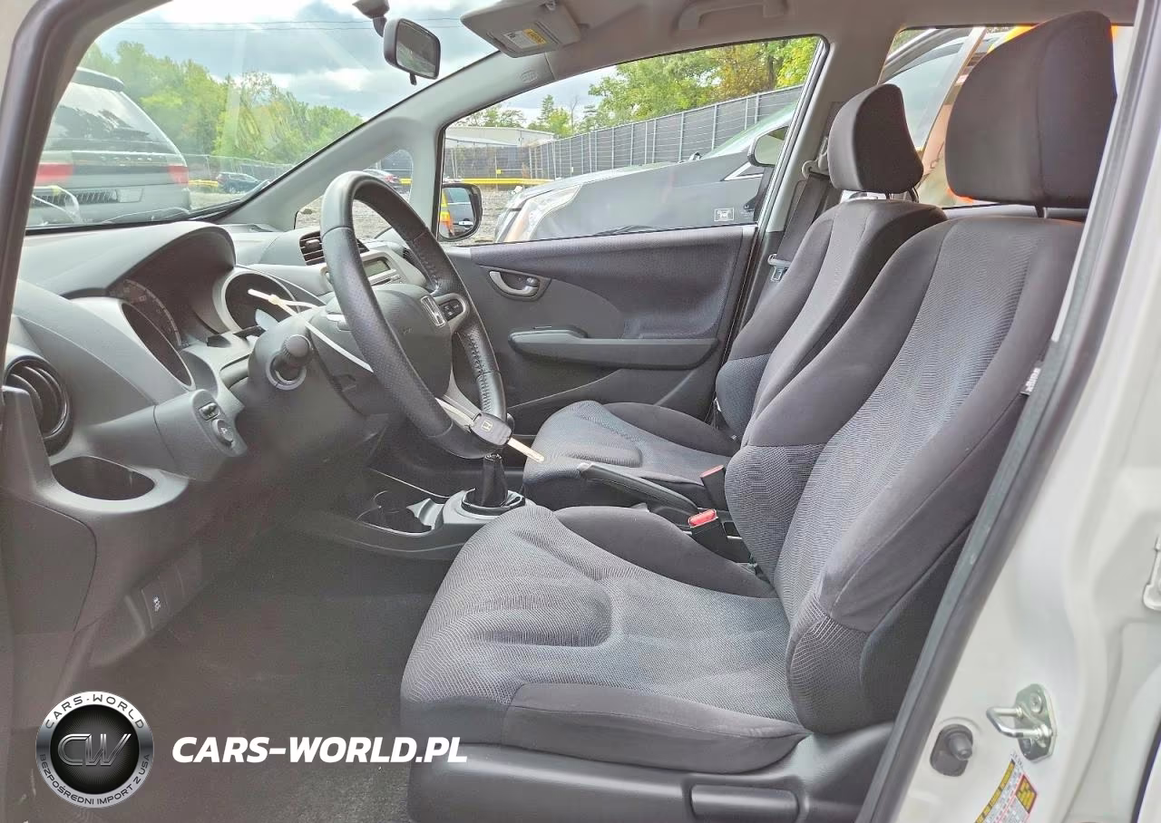2011 Honda Fit Sport VIN:JHMGE8G57BC000741 - 7
