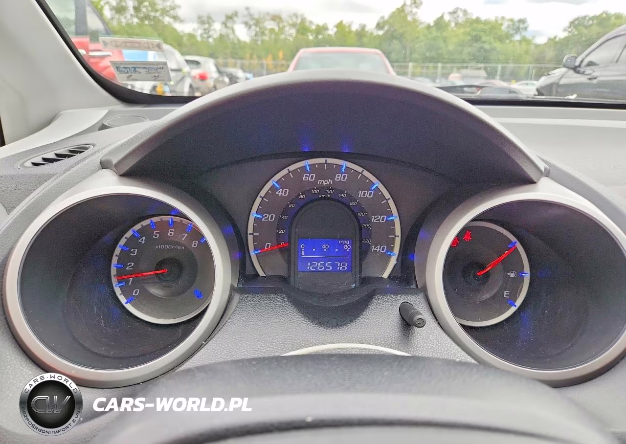 2011 Honda Fit Sport VIN:JHMGE8G57BC000741 - 9