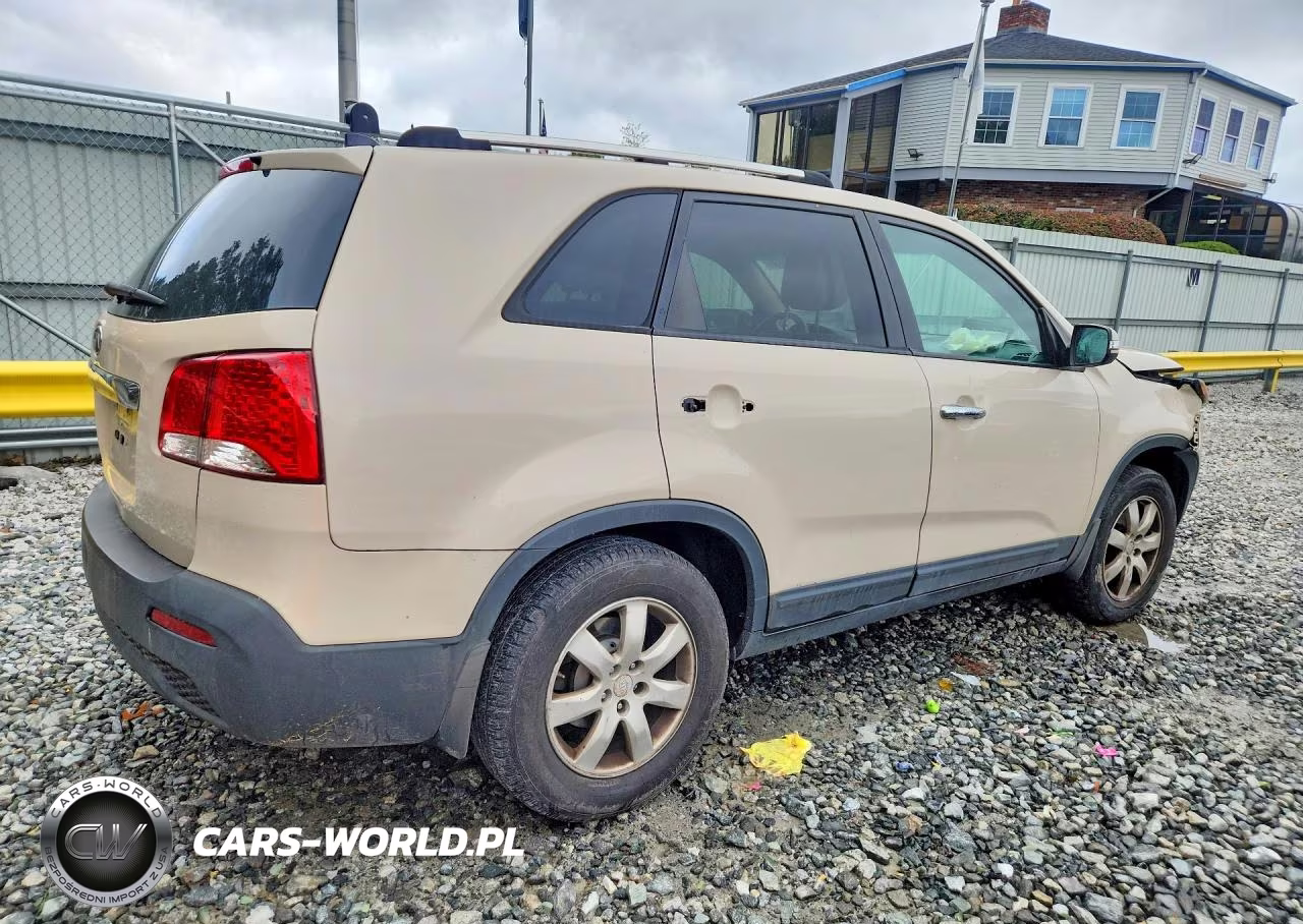 2012 Kia Sorento Lx VIN:5XYKT3A11CG194528 - 3