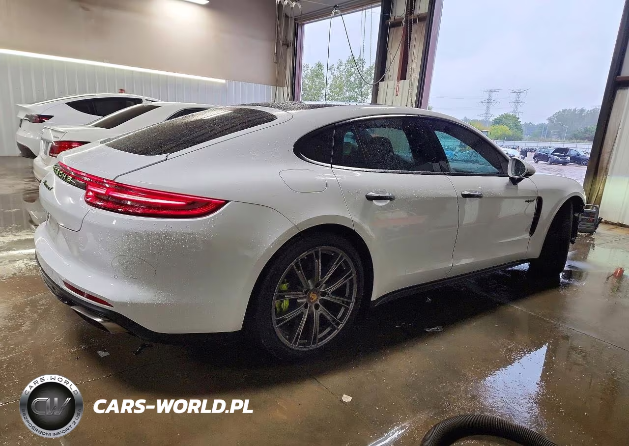 2020 Porsche Panamera 4 E-Hybrid VIN:WP0AE2A70LL130828 - 3
