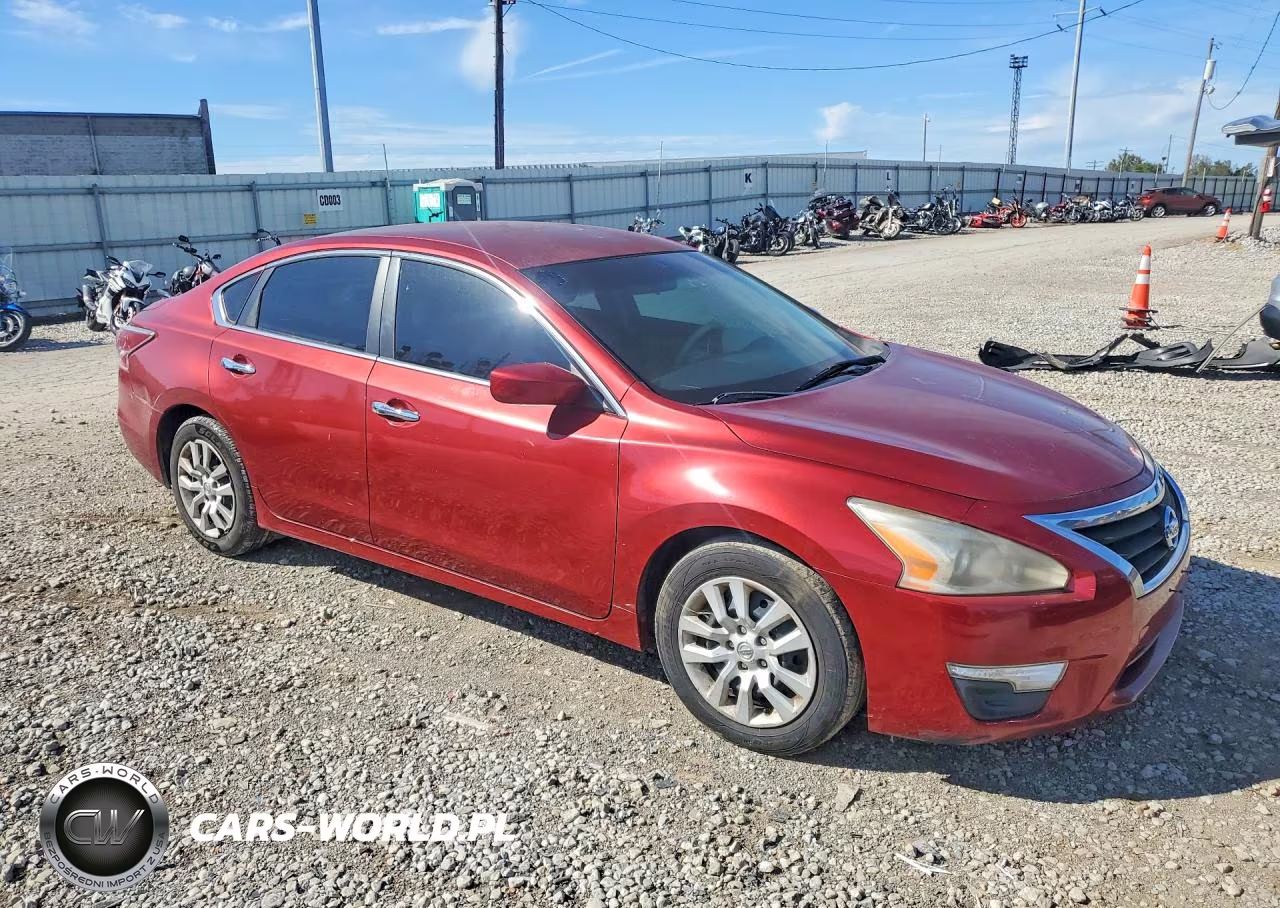 2015 Nissan Altima 2.5 S VIN:1N4AL3AP3FN368182 - 4