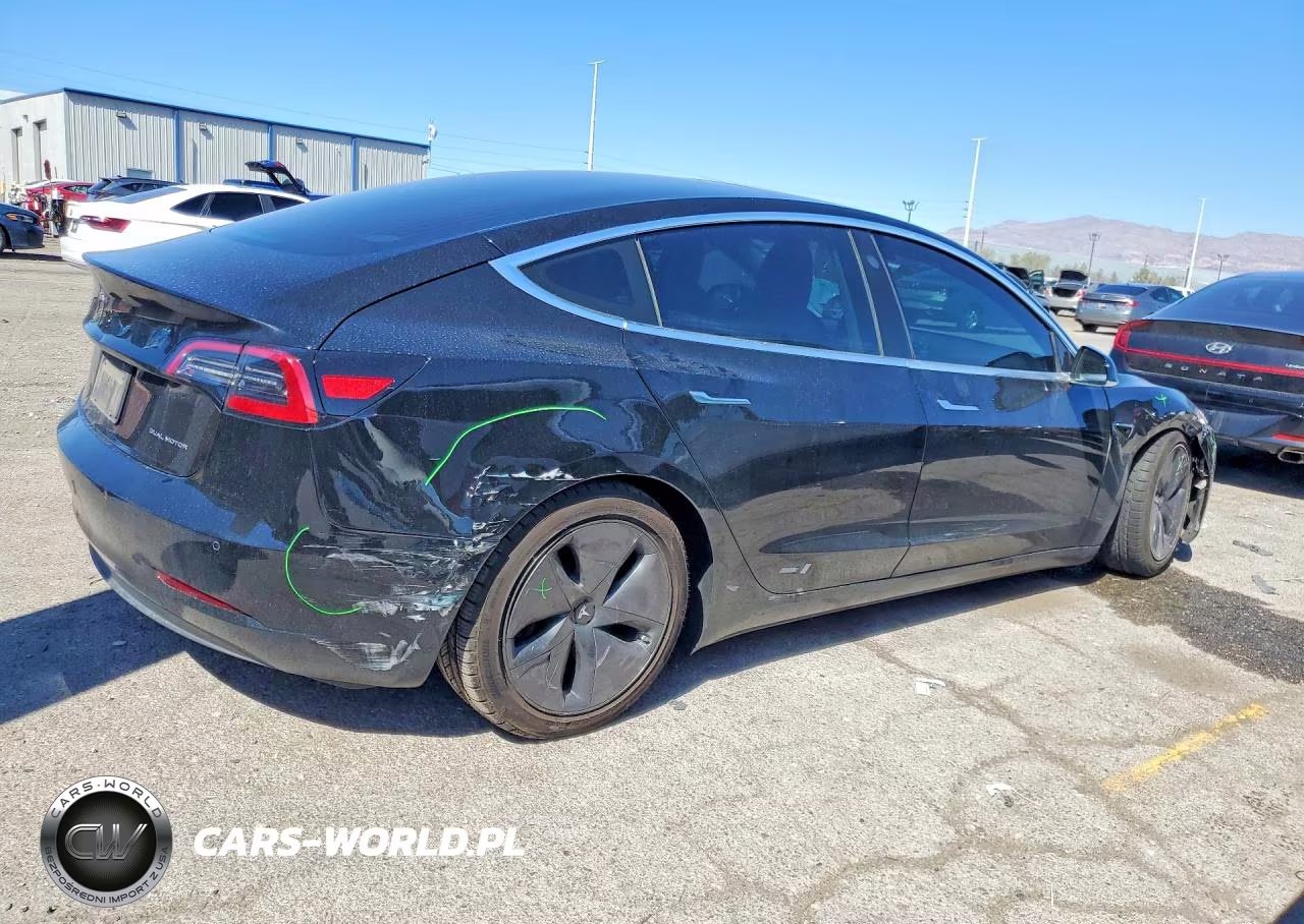 2020 Tesla Model 3 VIN:5YJ3E1EB3LF786896 - 3