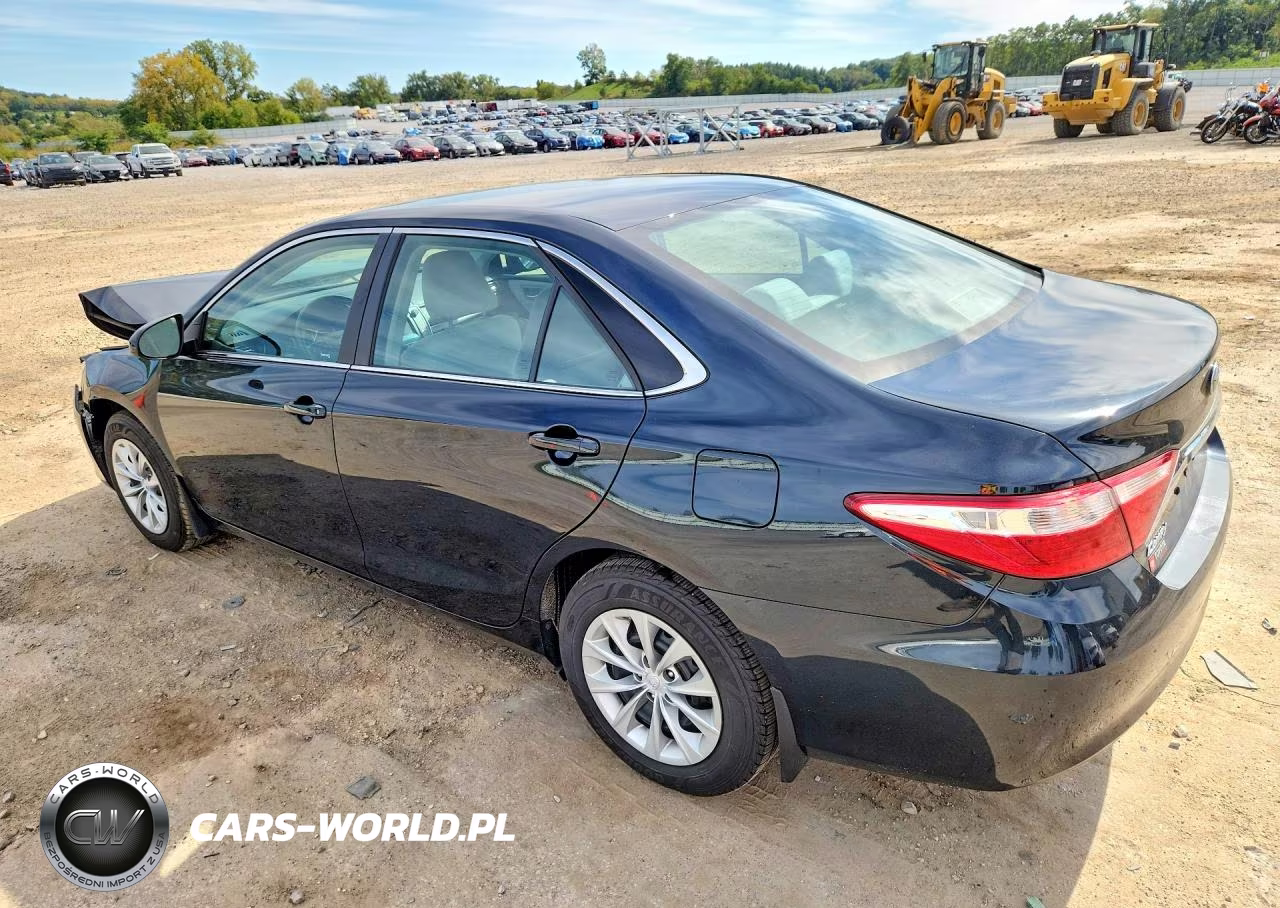 2017 Toyota Camry Le VIN:4T1BF1FK1HU447555 - 2