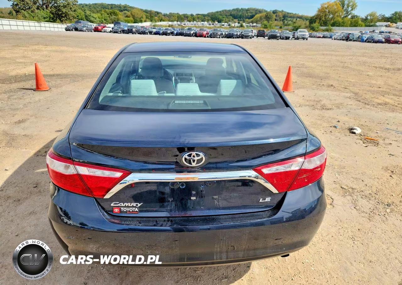 2017 Toyota Camry Le VIN:4T1BF1FK1HU447555 - 6