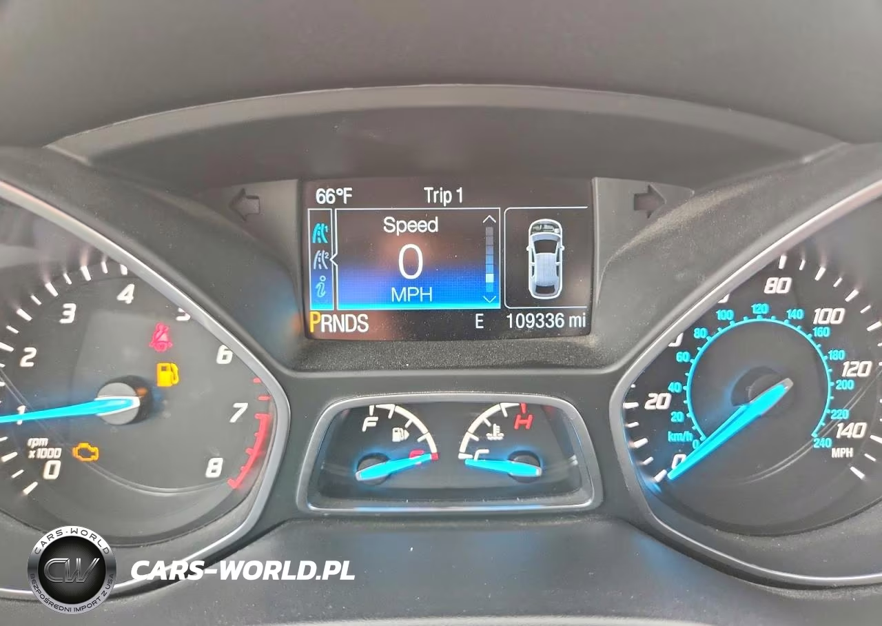 2015 Ford Escape Titanium VIN:1FMCU9JXXFUB01528 - 9