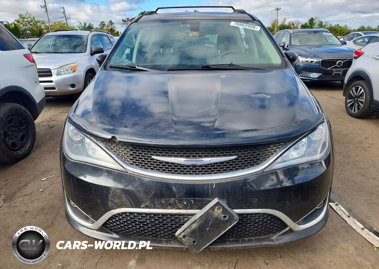 2017 Chrysler Pacifica Touring L VIN:2C4RC1BG8HR705211 - 5