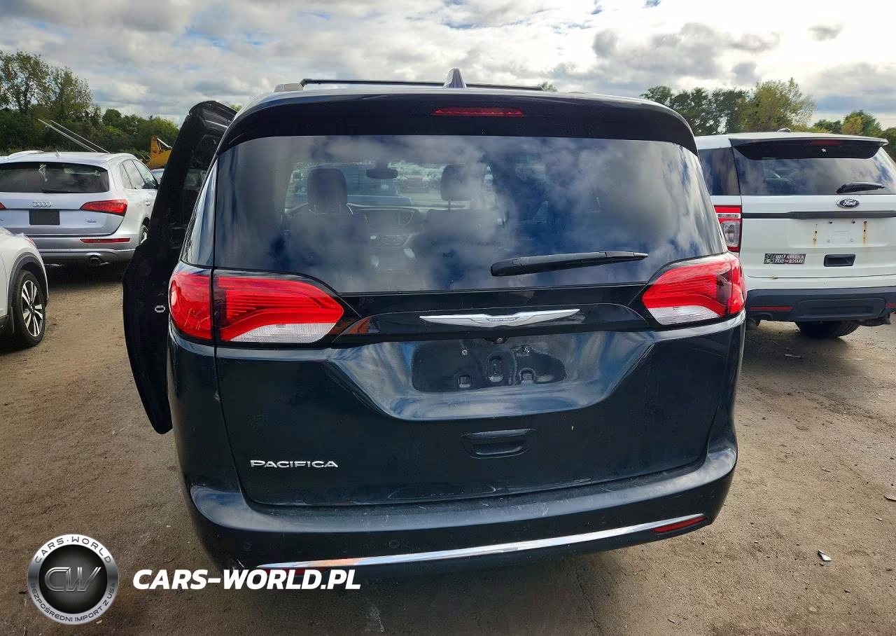 2017 Chrysler Pacifica Touring L VIN:2C4RC1BG8HR705211 - 6