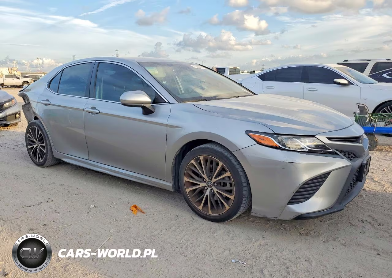 2019 Toyota Camry Se VIN:4T1B11HK3KU184732 - 4